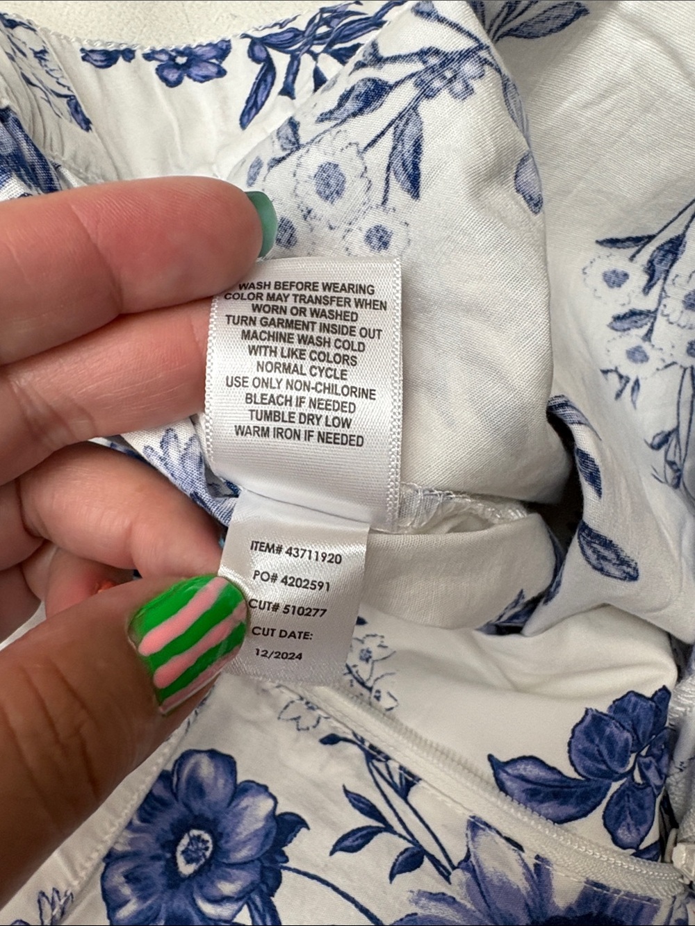 Torrid size 12 belle isle White Floral Scallop-Hem Women's Shorts Blue Print - Picture 10 of 11